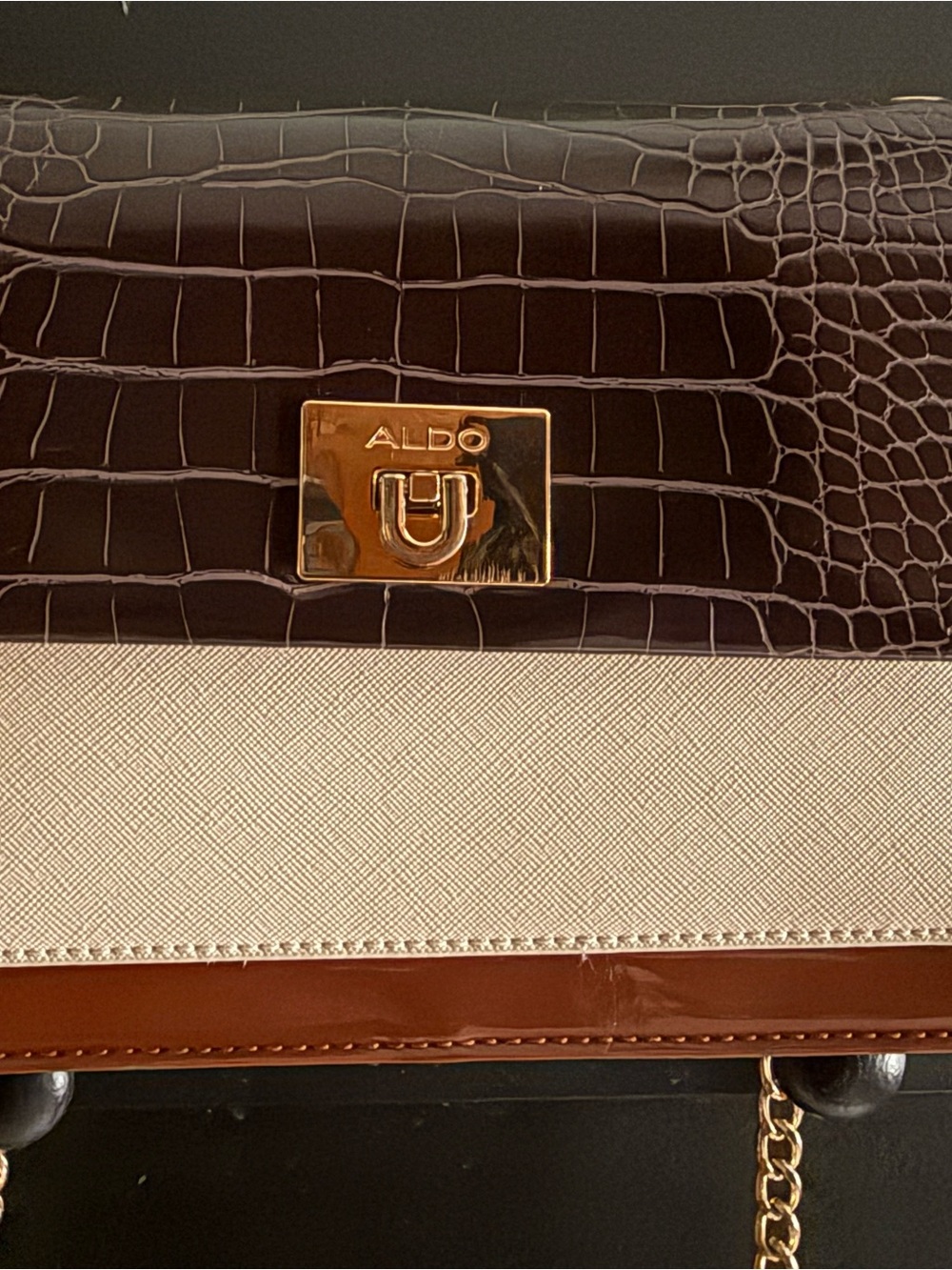 ALDO Tricolor Croc-texture Crossbody Bag with Gold Chain Strap - Picture 3 of 11